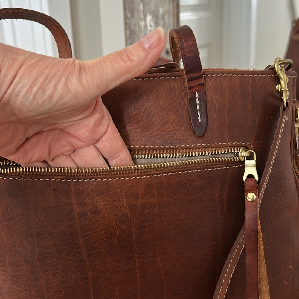 Overland Leather Handbag/Crossbody - Picture 6 of 15